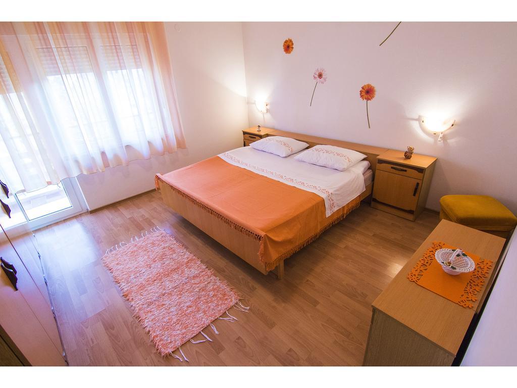 Apartment Miranda Slatine Rum bild